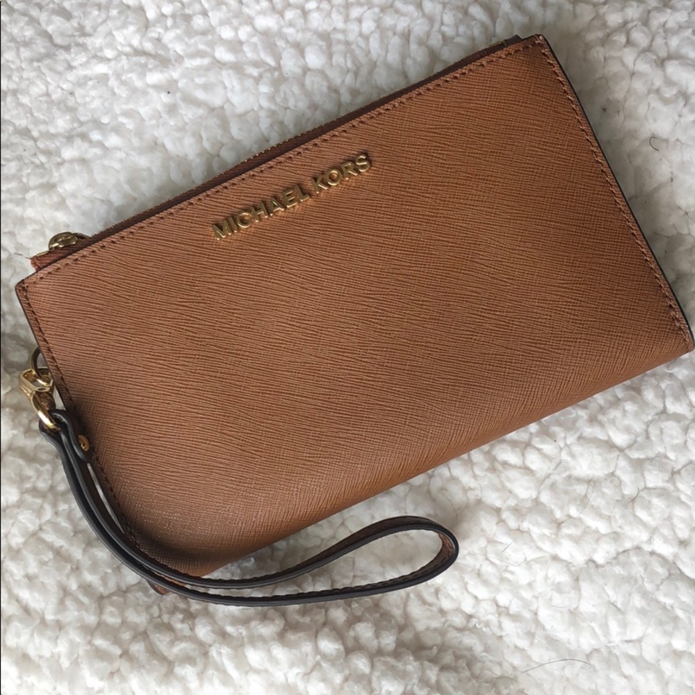 Michael Kors wristlet smartphone wallet